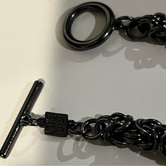 Chunky dark grey necklace with deep pink rhinestones from Givenchy - Picture 7 of 8